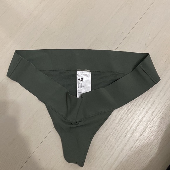 Bikini Bottom - Picture 2 of 2